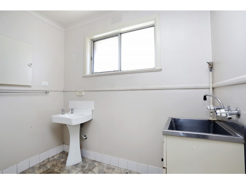 5/16 Benga Ave, Dandenong VIC 3175