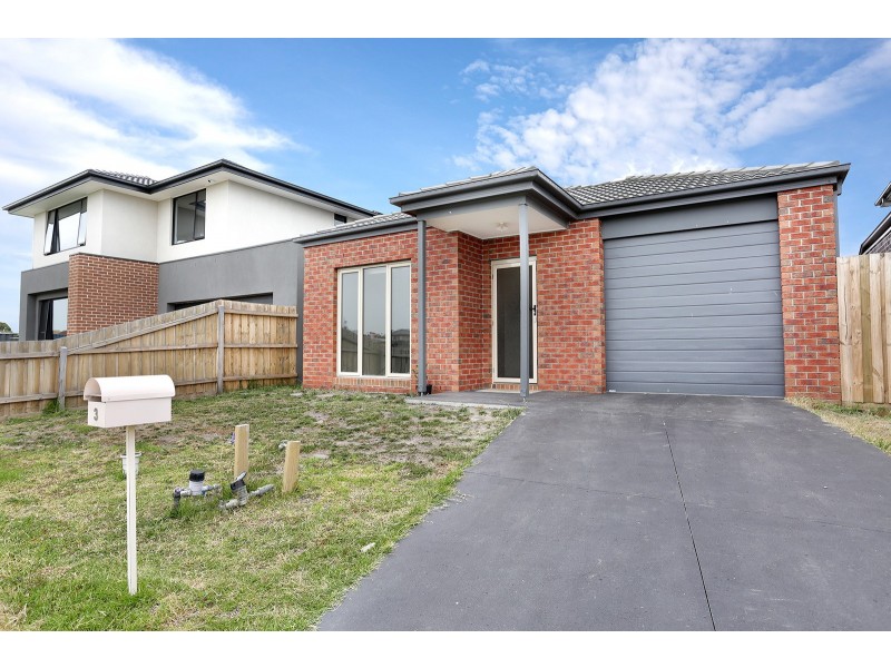 3 Waterfront Way, Keysborough VIC 3173