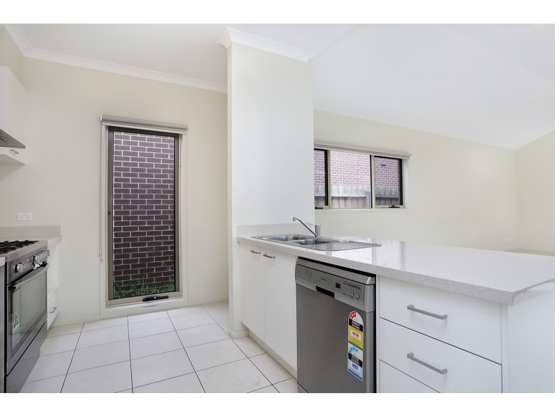 3 Waterfront Way, Keysborough VIC 3173