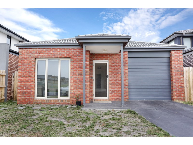3 Waterfront Way, Keysborough VIC 3173