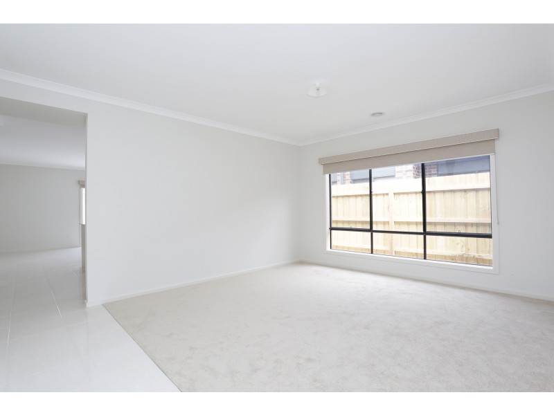 20 Chevrolet Road, Cranbourne East VIC 3977