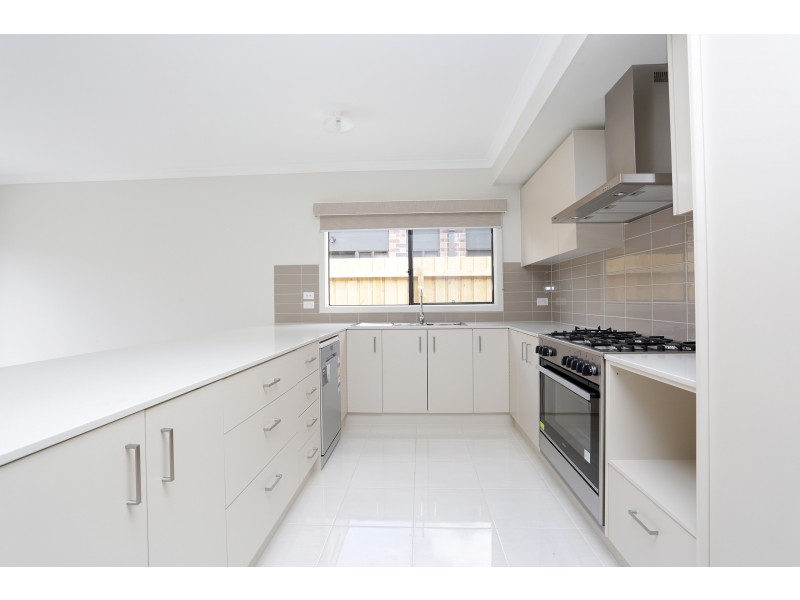 20 Chevrolet Road, Cranbourne East VIC 3977