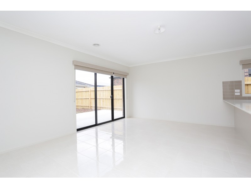 20 Chevrolet Road, Cranbourne East VIC 3977