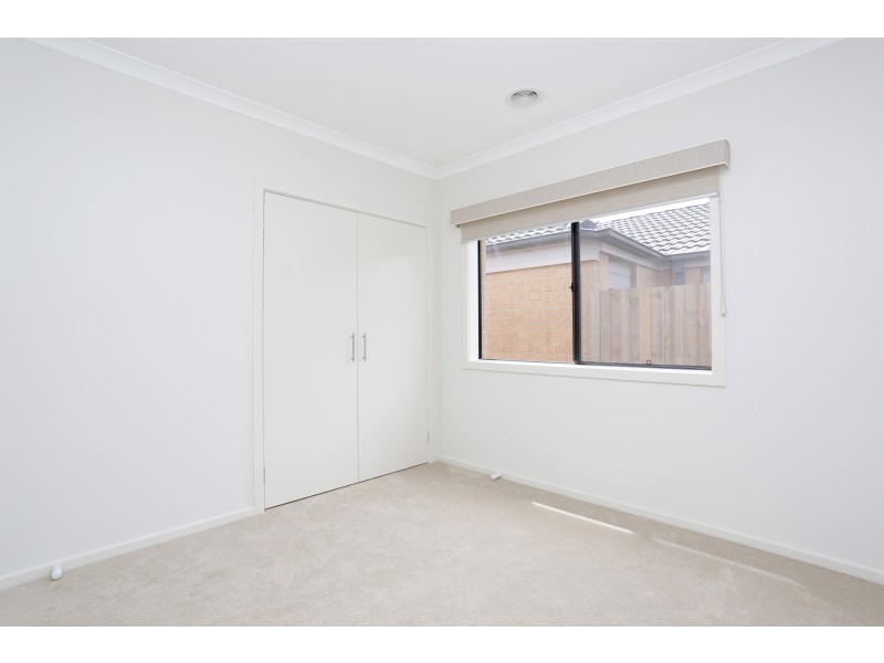 20 Chevrolet Road, Cranbourne East VIC 3977
