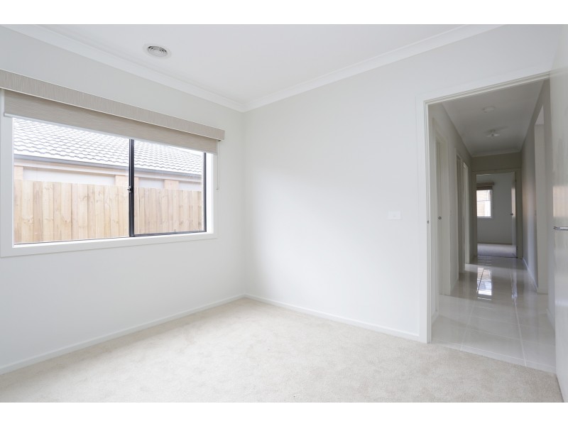 20 Chevrolet Road, Cranbourne East VIC 3977
