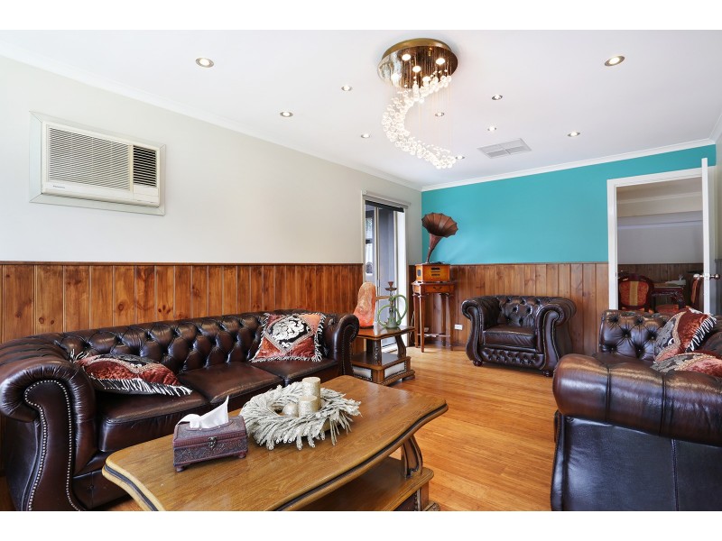 6 Hinrichsen Drive, Hallam VIC 3803