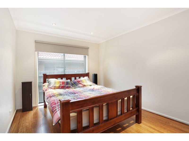 6 Hinrichsen Drive, Hallam VIC 3803