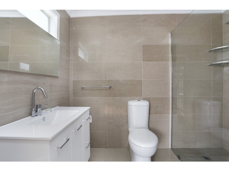 6 Hinrichsen Drive, Hallam VIC 3803