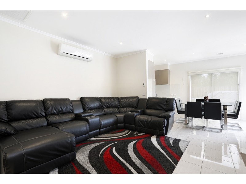 1-2 / 10 Kingswood Cres, Noble Park North VIC 3174