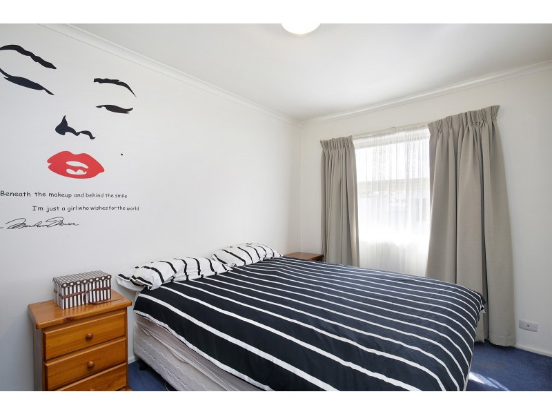 69 James Cook Drive, Endeavour Hills VIC 3802