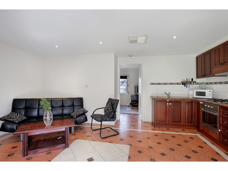 69 James Cook Drive, Endeavour Hills VIC 3802