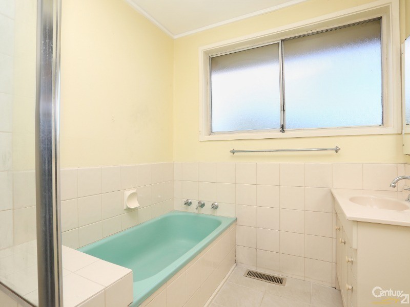 2 Whitehaven Crescent, Mulgrave VIC 3170