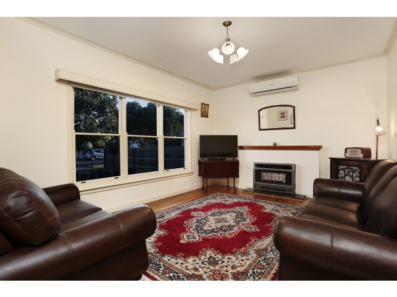 77 Whitworth Avenue, Springvale VIC 3171