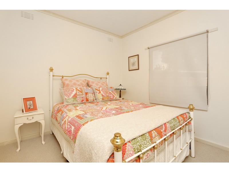 77 Whitworth Avenue, Springvale VIC 3171