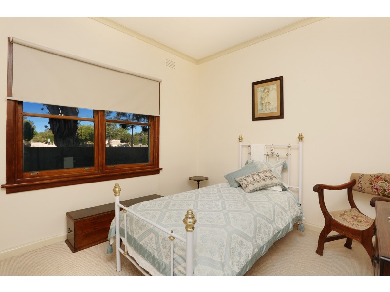 77 Whitworth Avenue, Springvale VIC 3171