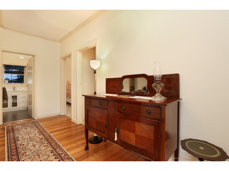 77 Whitworth Avenue, Springvale VIC 3171