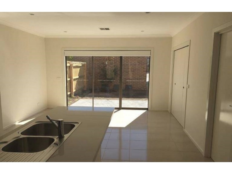 11 Merrimack Crescent, Keysborough VIC 3173