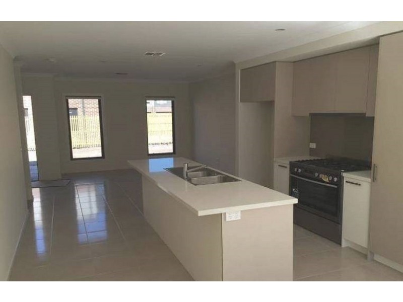 11 Merrimack Crescent, Keysborough VIC 3173