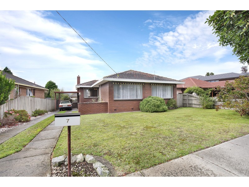 7 Fletcher Road, Dandenong North VIC 3175