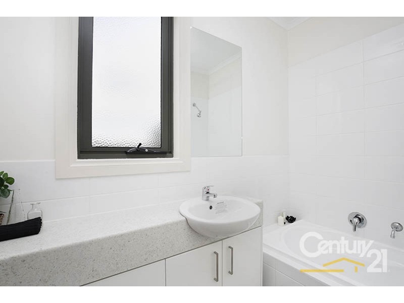 2/16 Mons Parade, Noble Park VIC 3174