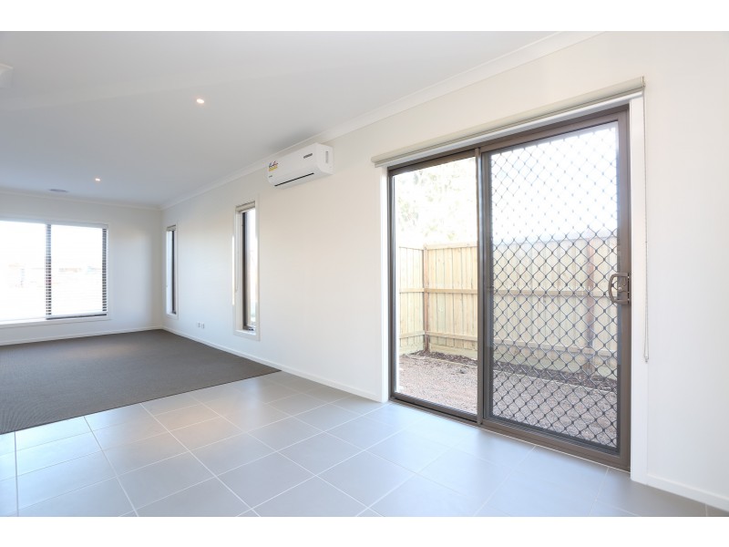 21 Sundew Avenue, Cranbourne East VIC 3977