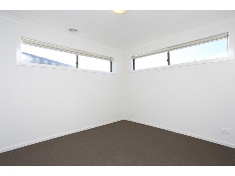 21 Sundew Avenue, Cranbourne East VIC 3977