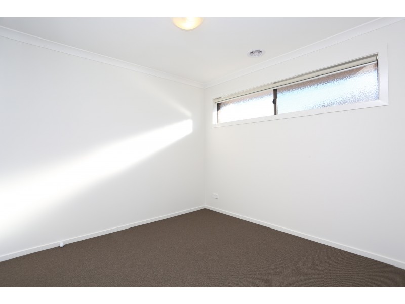 21 Sundew Avenue, Cranbourne East VIC 3977