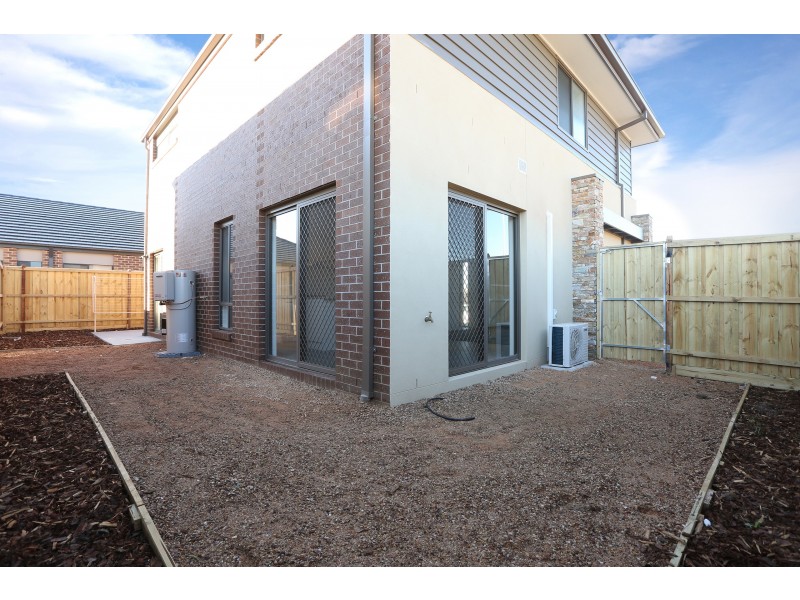 21 Sundew Avenue, Cranbourne East VIC 3977