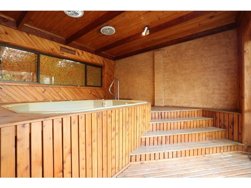 2 Brott Court, Dandenong North VIC 3175