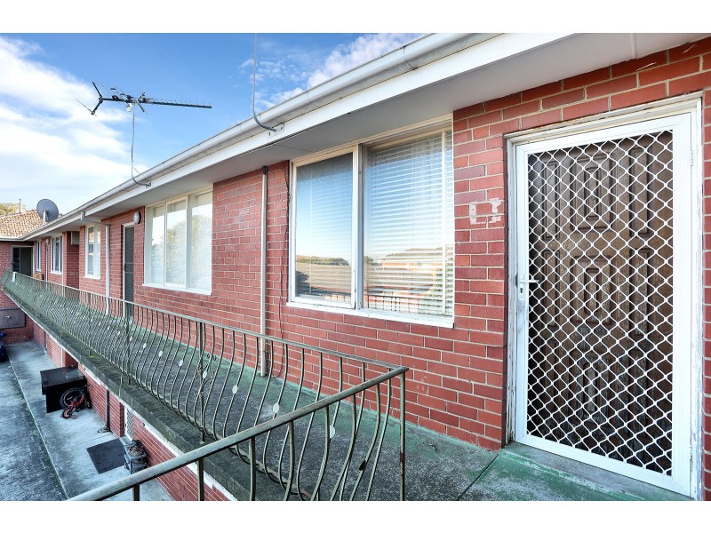 8/6 Keys Street, Dandenong VIC 3175