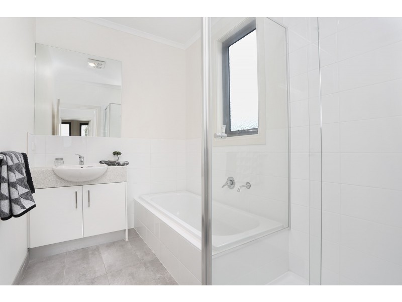 1/16 Mons Parade, Noble Park VIC 3174