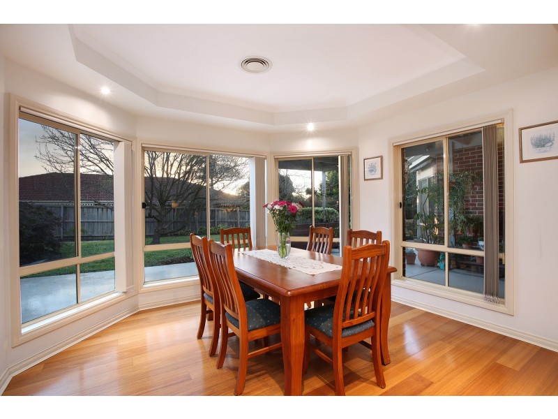 24 Glen Vista Drive, Narre Warren North VIC 3804