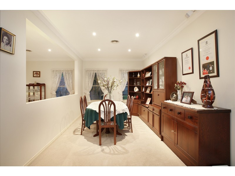 24 Glen Vista Drive, Narre Warren North VIC 3804