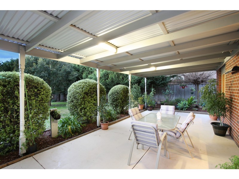 24 Glen Vista Drive, Narre Warren North VIC 3804