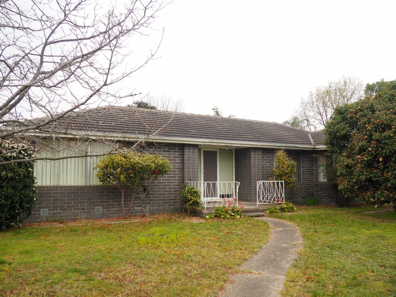 2 Tiverton Drive, Mulgrave VIC 3170