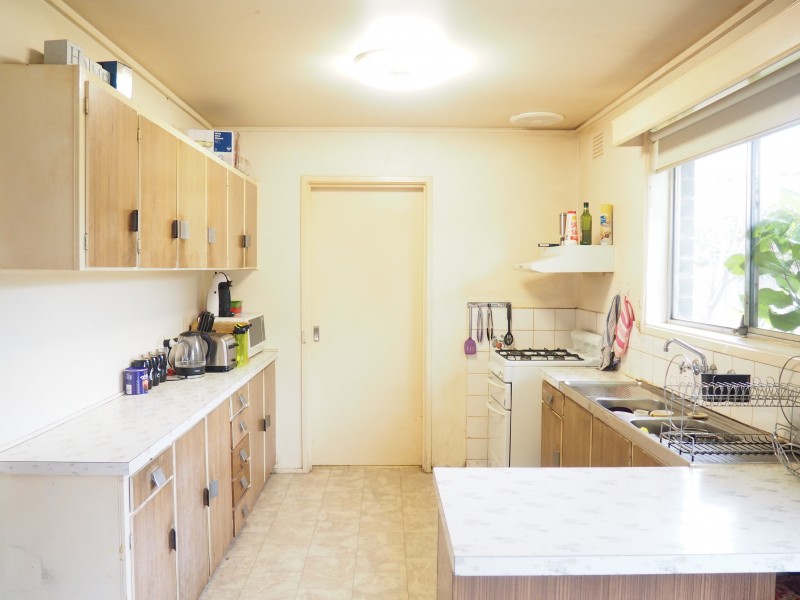 2 Tiverton Drive, Mulgrave VIC 3170