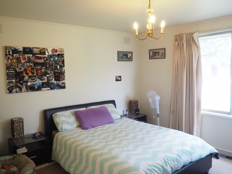 2 Tiverton Drive, Mulgrave VIC 3170