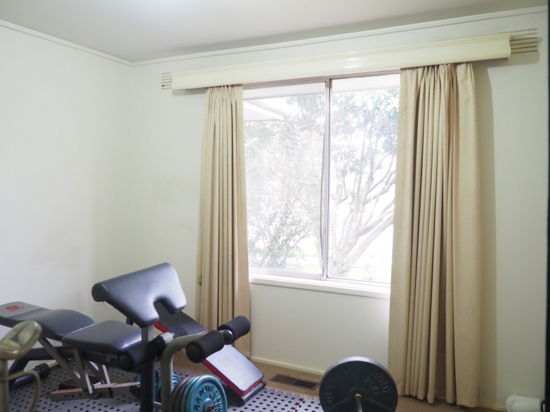 2 Tiverton Drive, Mulgrave VIC 3170