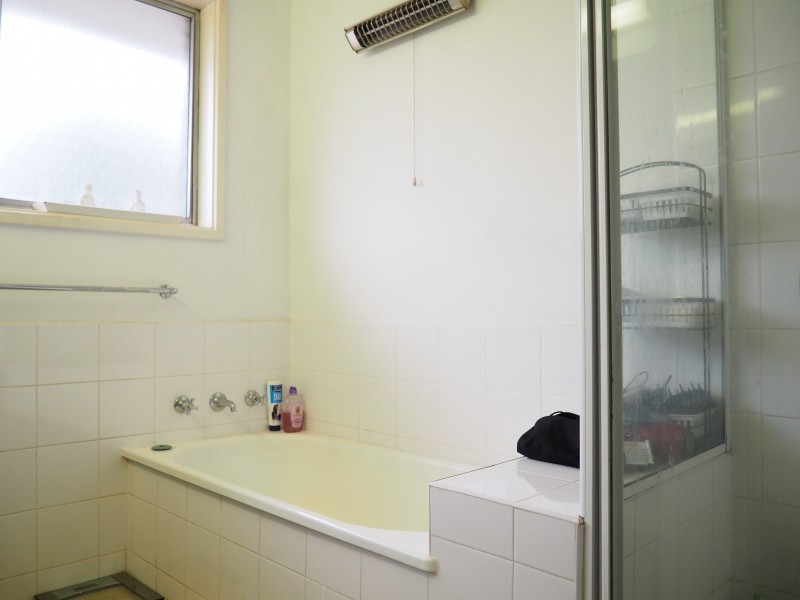 2 Tiverton Drive, Mulgrave VIC 3170