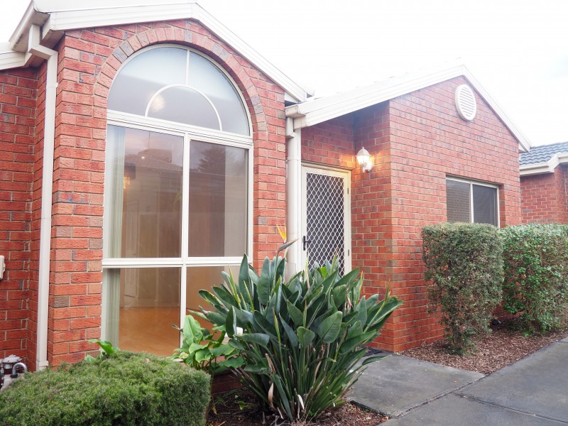 2/33 Ellt Crescent, Noble Park VIC 3174