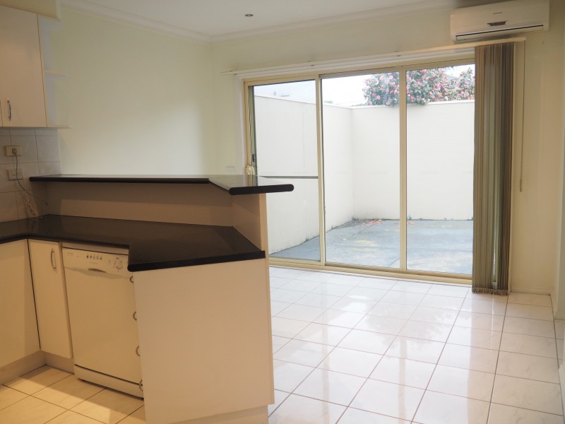 2/33 Ellt Crescent, Noble Park VIC 3174