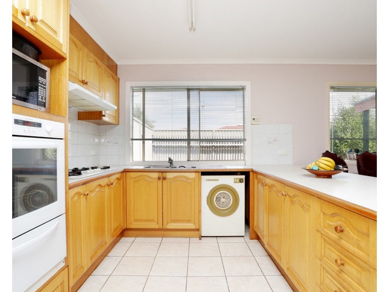 28 Hennessy Way, Dandenong North VIC 3175