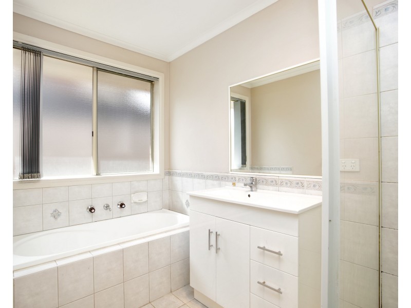 28 Hennessy Way, Dandenong North VIC 3175