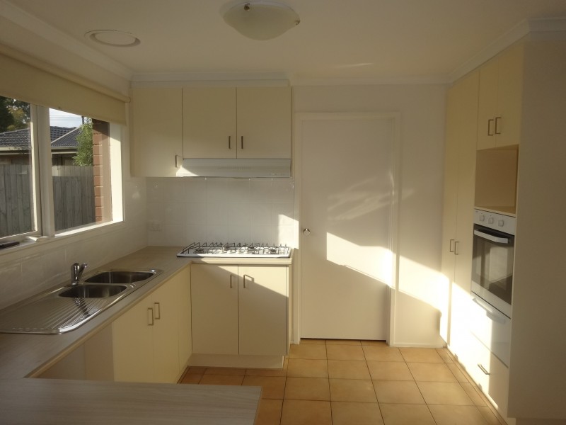 1 Greenleaf Court, Keysborough VIC 3173