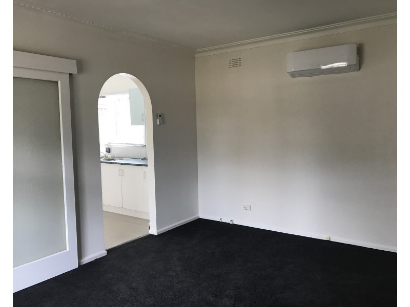 8 Parker Street, Springvale South VIC 3172