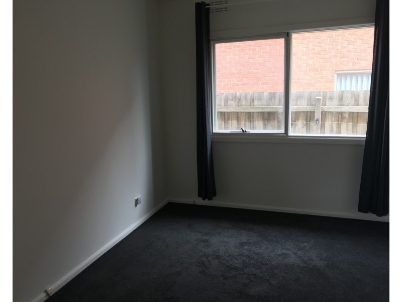 8 Parker Street, Springvale South VIC 3172