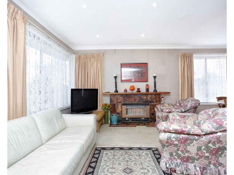 13 Leeside Street, Dandenong North VIC 3175