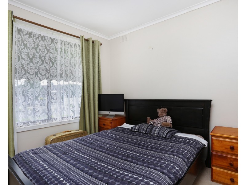 13 Leeside Street, Dandenong North VIC 3175