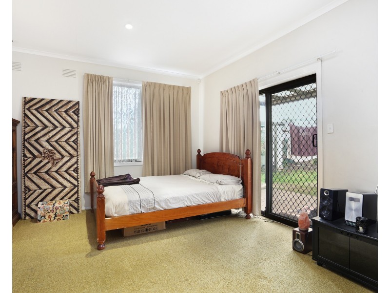 13 Leeside Street, Dandenong North VIC 3175