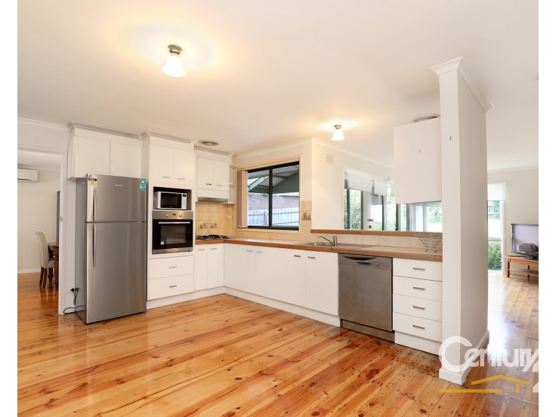 9 Howson Close, Endeavour Hills VIC 3802